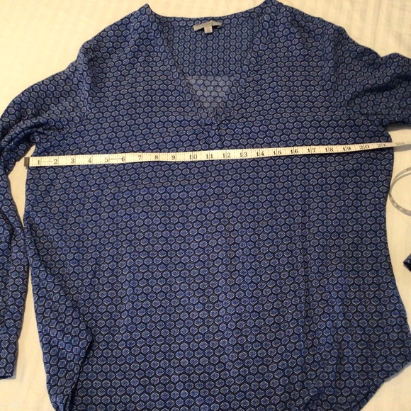 Dalia Shirt Long Rolled Sleeve Buttons V neck Lightweight Rayon Blue Size Large - Picture 3 of 3